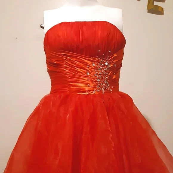Red Prom Dress - Picture 7 of 14